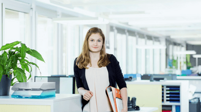 Delica Mitarbeiterin Büro